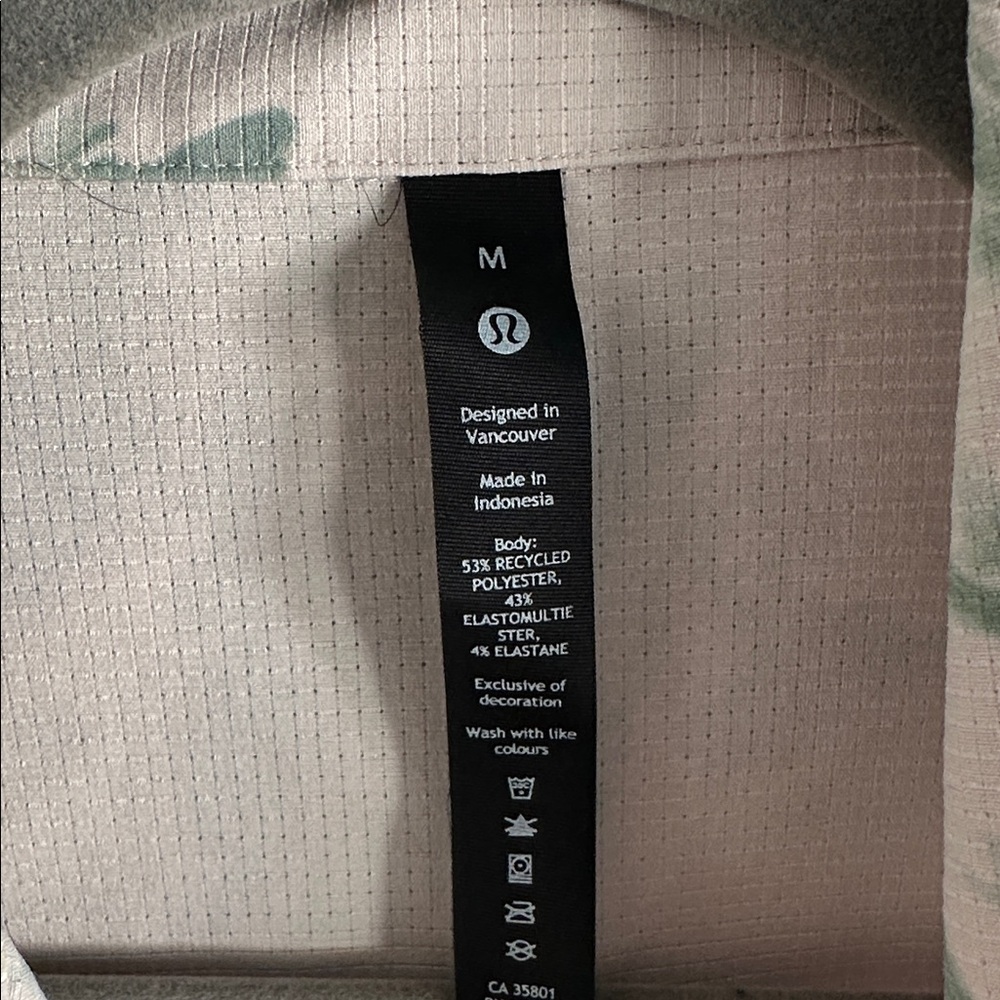 lululemon athletica Airing Easy Camp Collar Shirt  Snap Closure Size Medium - Picture 3 of 9